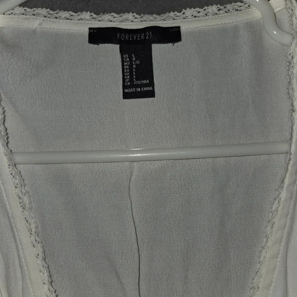 White Maxi TOP with Button Details - Picture 4 of 4